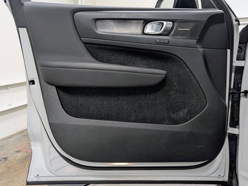 Used 2023 Volvo XC40 Recharge Ultimate w/ Protection Package Premier image 13