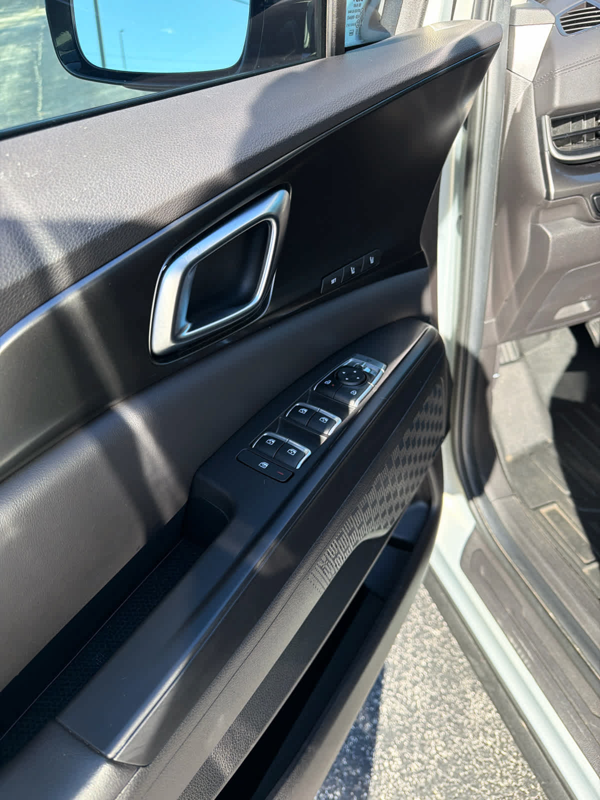 Used 2025 Kia Carnival SX Prestige FWD image 17