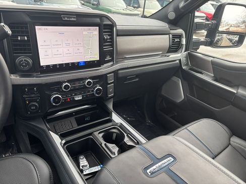 New 2026 Ford F250 Platinum image 32