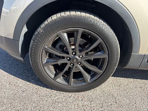 Used 2017 Ford Explorer XLT w/ Equipment Group 202A image 13