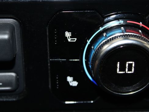 Used 2025 GMC Sierra 1500 SLT AWD/4WD image 44