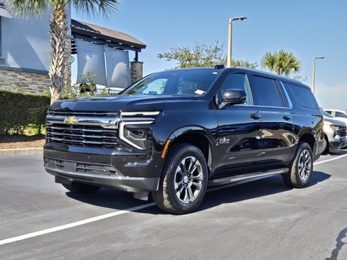 New 2026 Chevrolet Suburban LT w/ Comfort Package image 2