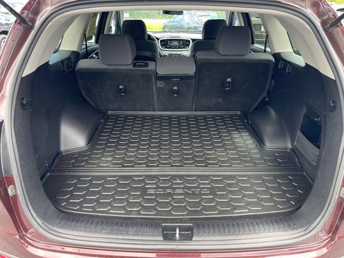 Used 2017 Kia Sorento FWD image 7