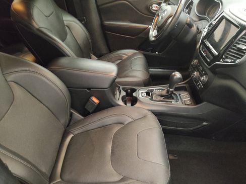 Used 2019 Jeep Cherokee Limited FWD image 21
