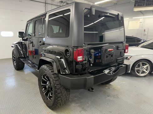 Used 2018 Jeep Wrangler Unlimited Sahara w/ Connectivity Group image 11