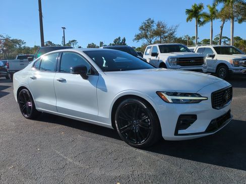 Used 2024 Volvo S60 B5 Plus image 2