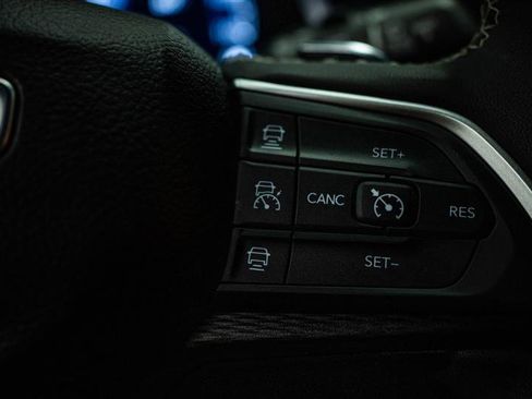 Used 2024 Jeep Grand Cherokee L Laredo image 19