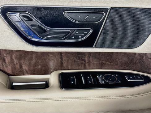 Used 2020 Lincoln Navigator L Reserve RWD image 24