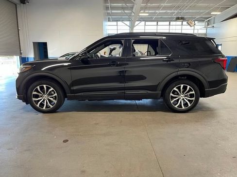 Used 2025 Ford Explorer ST-Line AWD/4WD image 6