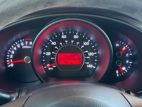 Used 2015 Kia Soul FWD image 24