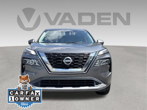 Used 2022 Nissan Rogue SV FWD image 2