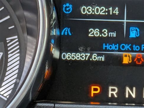 Used 2022 Ford Mustang Premium image 21