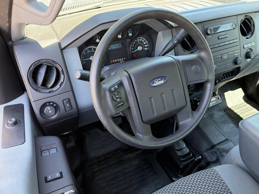 Used 2015 Ford F250 XL w/ Power Equipment Group AWD/4WD image 9
