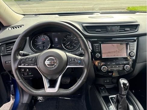 Used 2018 Nissan Rogue SL w/ Premium Package image 16