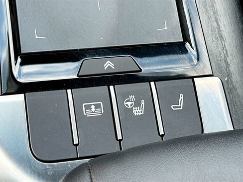 Used 2022 Lexus LS 500 w/ Accessory Package (Z2) RWD image 20