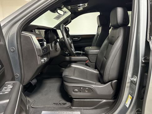 Used 2025 GMC Yukon Denali AWD/4WD image 20