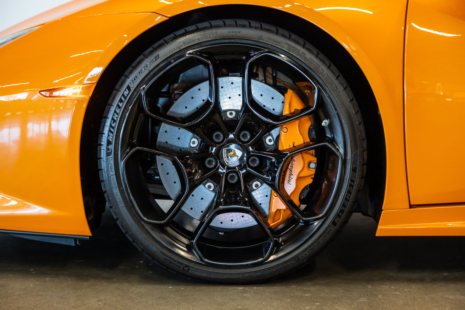 Used 2015 Lamborghini Huracan LP 610-4 AWD/4WD image 17