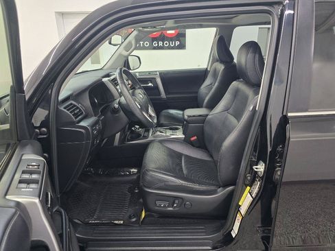 Used 2018 Toyota 4Runner Limited AWD/4WD image 8