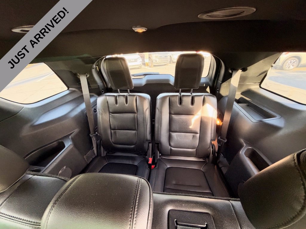 Used 2017 Ford Explorer XLT w/ Equipment Group 202A FWD image 14