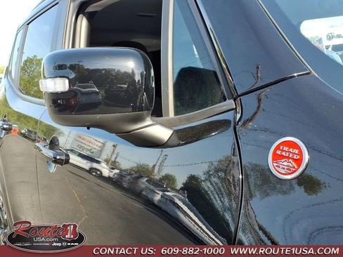 Used 2023 Jeep Renegade Trailhawk AWD/4WD image 11
