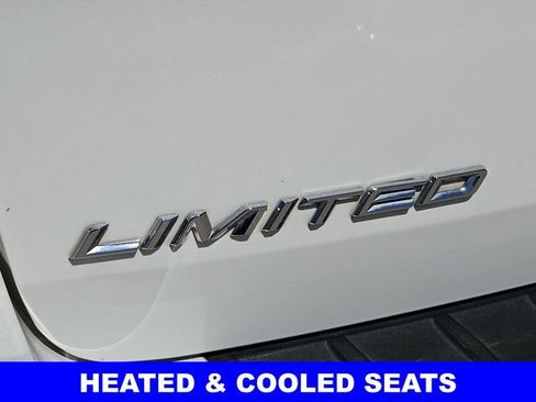 Used 2020 Ford Explorer Limited image 12