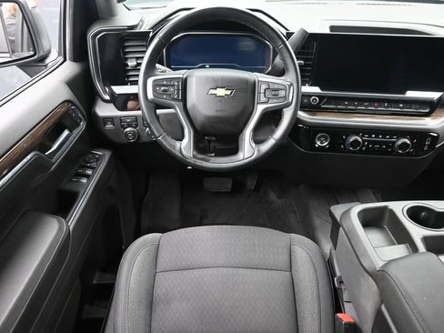 Used 2023 Chevrolet Silverado 1500 LT AWD/4WD image 11