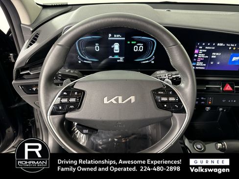 Used 2023 Kia Niro EX image 11