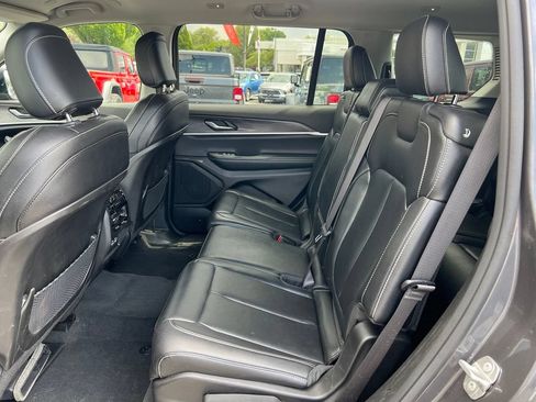 Used 2023 Jeep Grand Cherokee L Limited AWD/4WD image 24