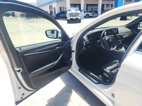 Used 2019 BMW 530e RWD image 18