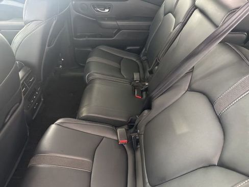 Used 2025 Honda Pilot EX-L image 31