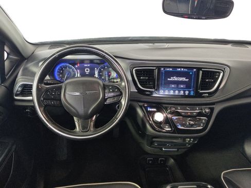 Used 2018 Chrysler Pacifica Limited w/ S Appearance Package FWD image 22