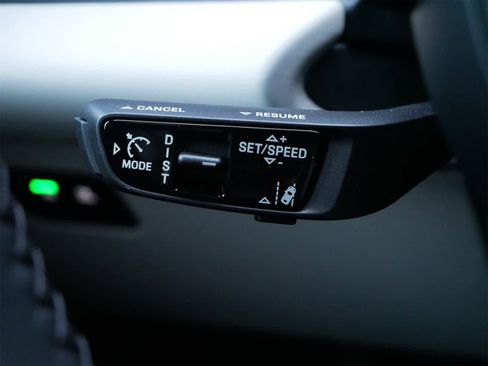 New 2025 Porsche Macan 4S Electric image 21