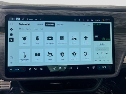 Used 2022 Rivian R1T Launch Edition image 14