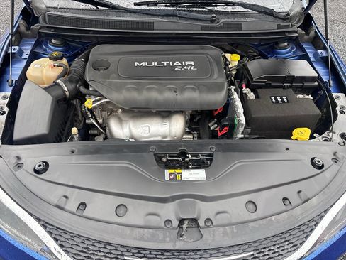 Used 2015 Chrysler 200 Limited w/ Convenience Group FWD image 18