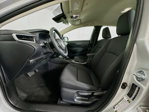 Used 2025 Toyota Corolla LE image 13