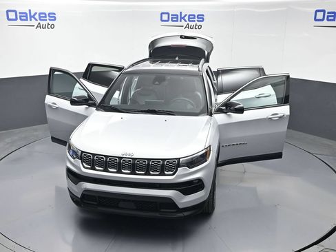 Used 2025 Jeep Compass Limited AWD/4WD image 55