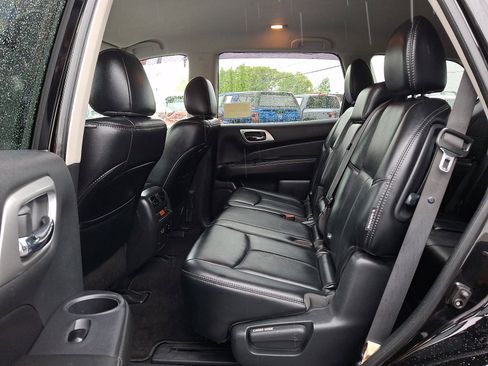 Used 2019 Nissan Pathfinder SL AWD/4WD image 11