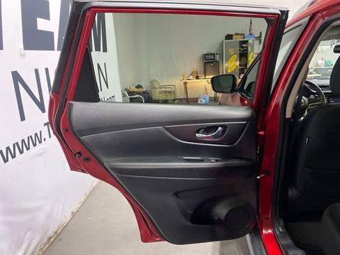 Used 2017 Nissan Rogue S w/ S Appearance Package AWD/4WD image 23