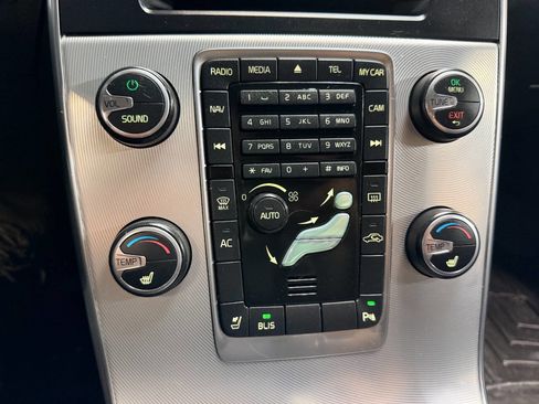 Used 2012 Volvo S60 T6 R-Design image 38