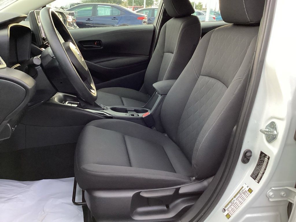 Used 2024 Toyota Corolla LE FWD image 12