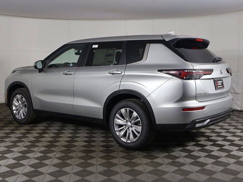 New 2026 Mitsubishi Outlander ES AWD/4WD image 8