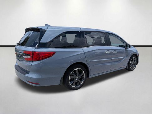 Used 2023 Honda Odyssey Elite image 4