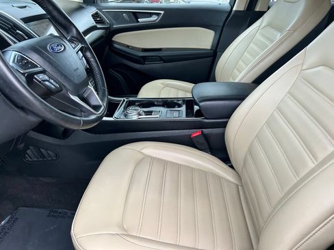 Used 2019 Ford Edge SEL w/ Equipment Group 201A FWD image 11