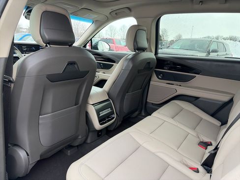 Used 2025 Lincoln Nautilus Premier w/ Equipment Group 102A image 28