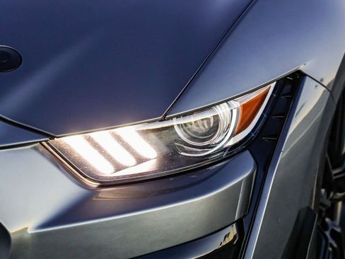 Used 2021 Ford Mustang Shelby GT500 w/ Technology Package image 5