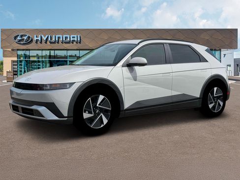 New 2025 Hyundai Ioniq 5 SEL RWD image 2