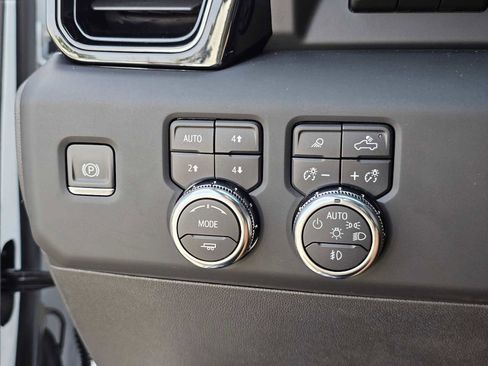 Used 2024 GMC Sierra 1500 AT4X image 30