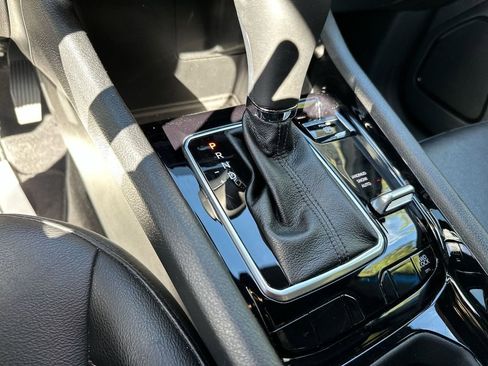 Used 2024 Jeep Compass Limited image 20