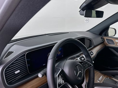 Used 2025 Mercedes-Benz GLE 350 4MATIC image 10