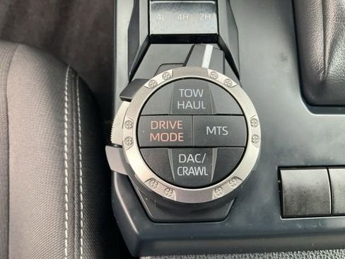 Used 2025 Toyota Tacoma TRD Off-Road image 18